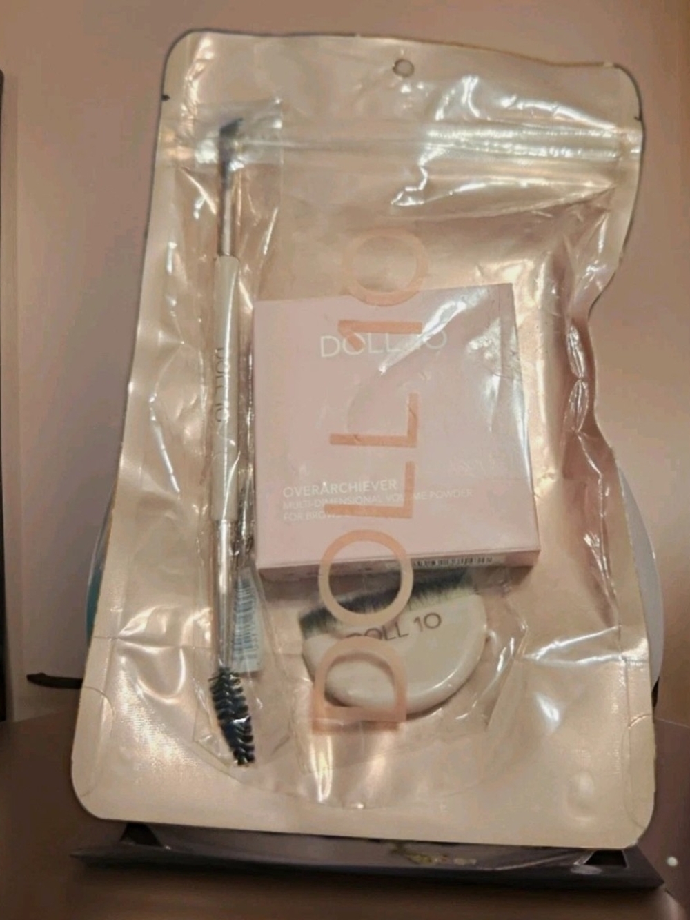 Doll 10 Overachiever Multi-Dimensional Volume Pressed Powder Blonde- 2 Brushes